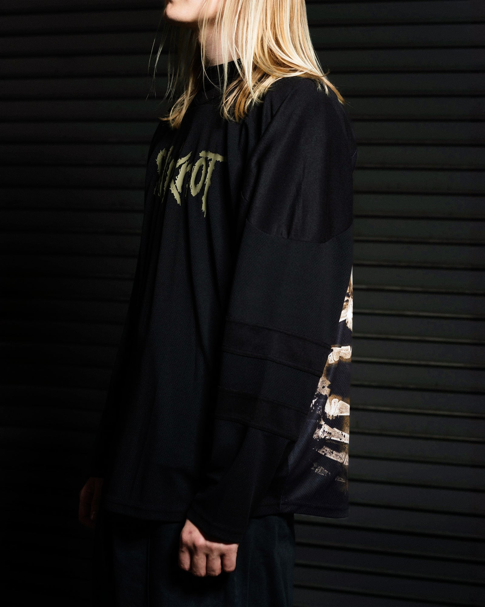 Pleasures X-Ray Hockey Jersey Black Longsleeves Detail view 1 | Overkill