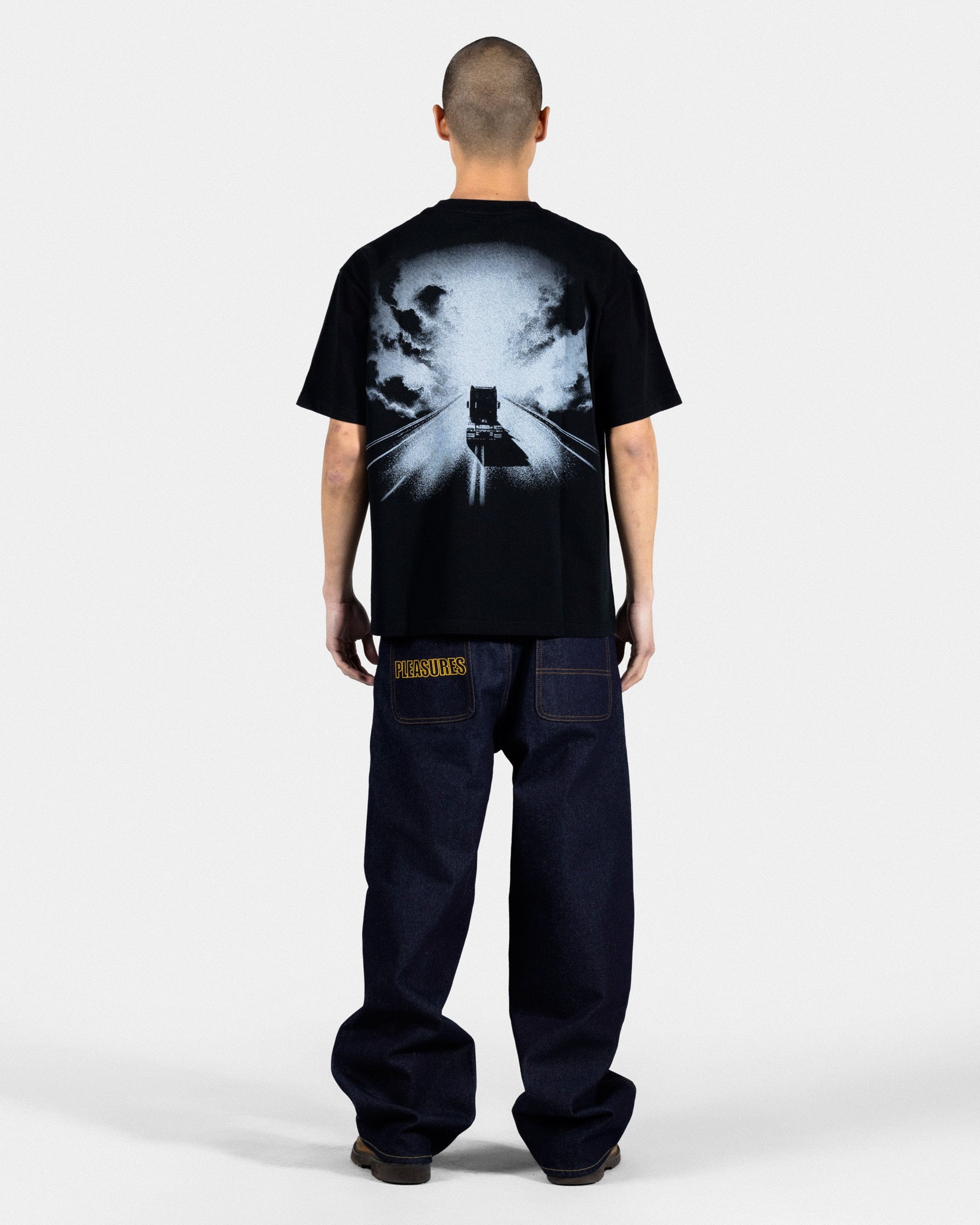 Pleasures Truck Heavyweight Shirt Black T-Shirts Detailfoto | Overkill