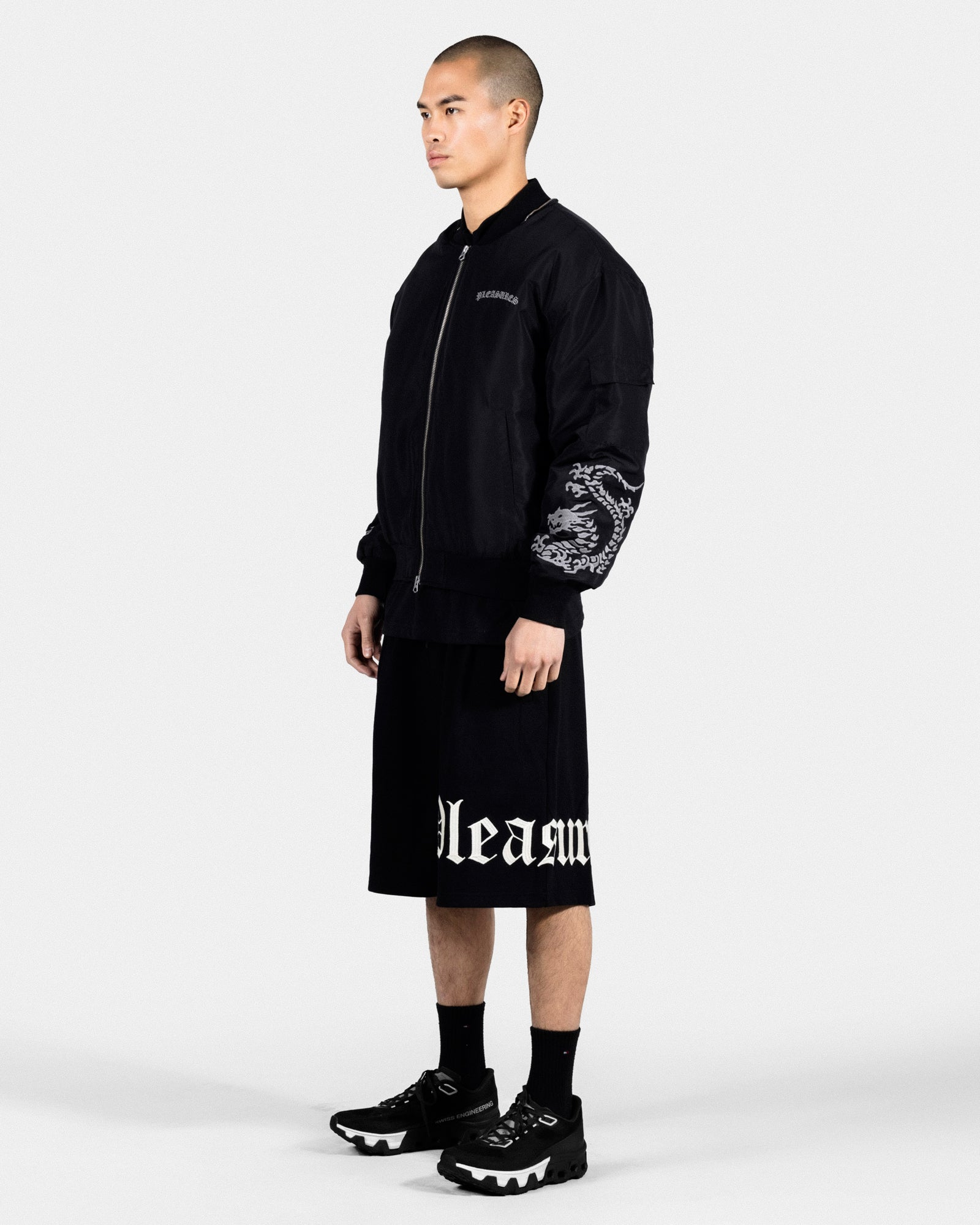 Pleasures OE Wide Shorts Black Shorts Detail view 1 | Overkill