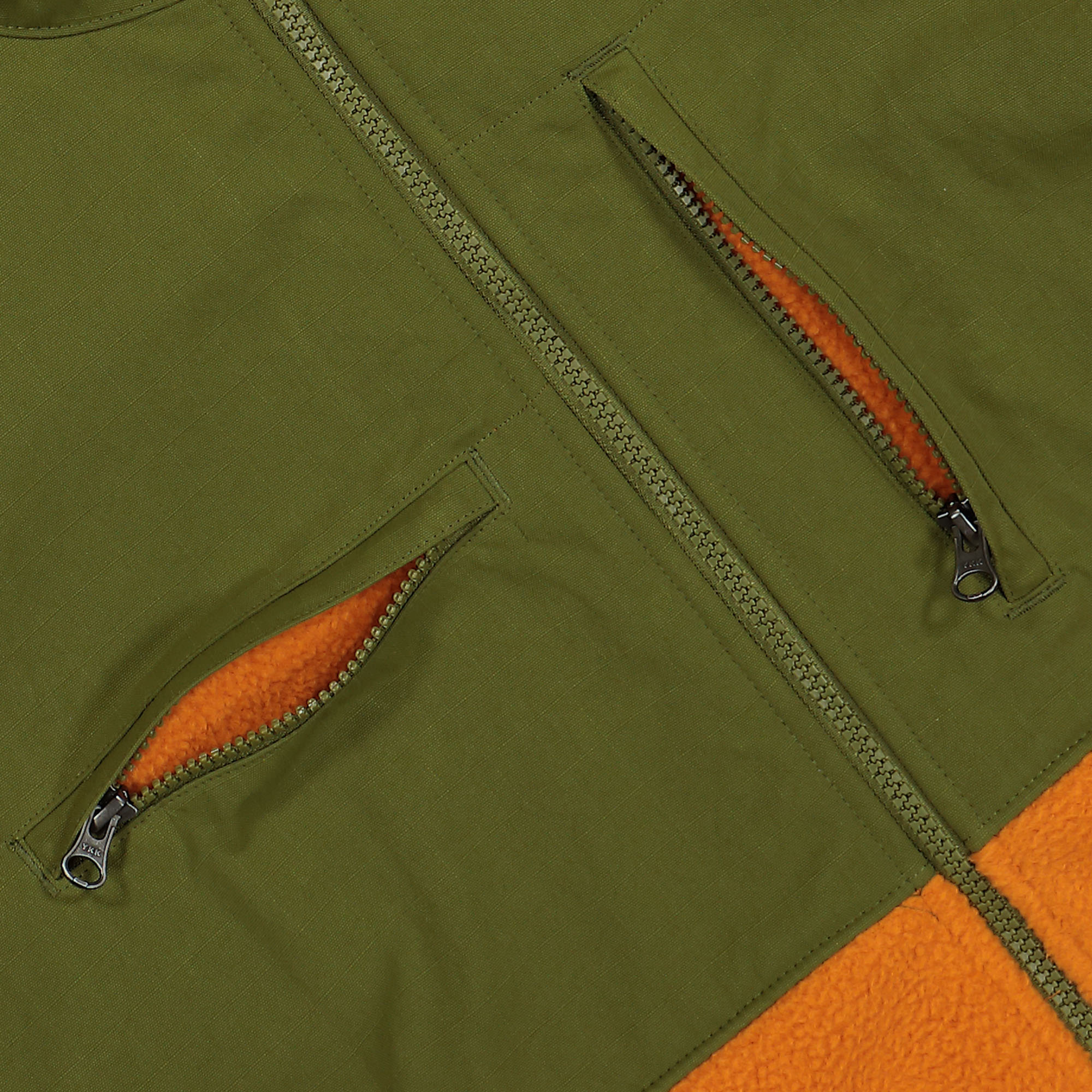 The North Face Ripstop Denali Jacket Desert Sun / Forest Olive Fleece Jackets Detailfoto | Overkill