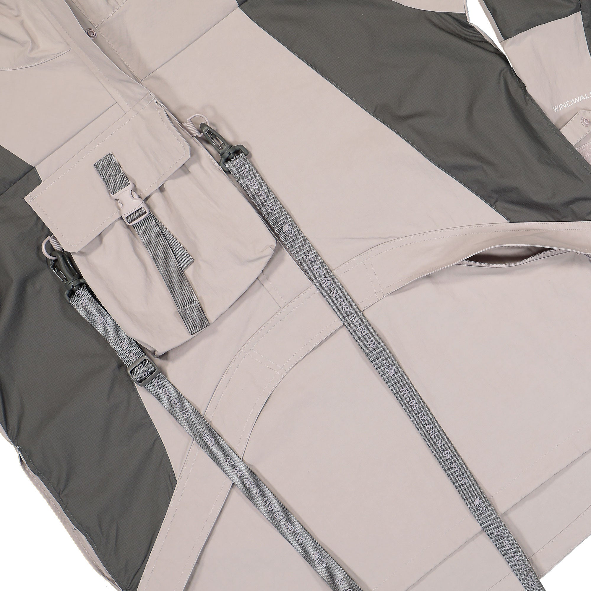 The North Face M Lightweight Anorak Moonstone Grey / Smoked Pink Parkas Detailfoto | Overkill