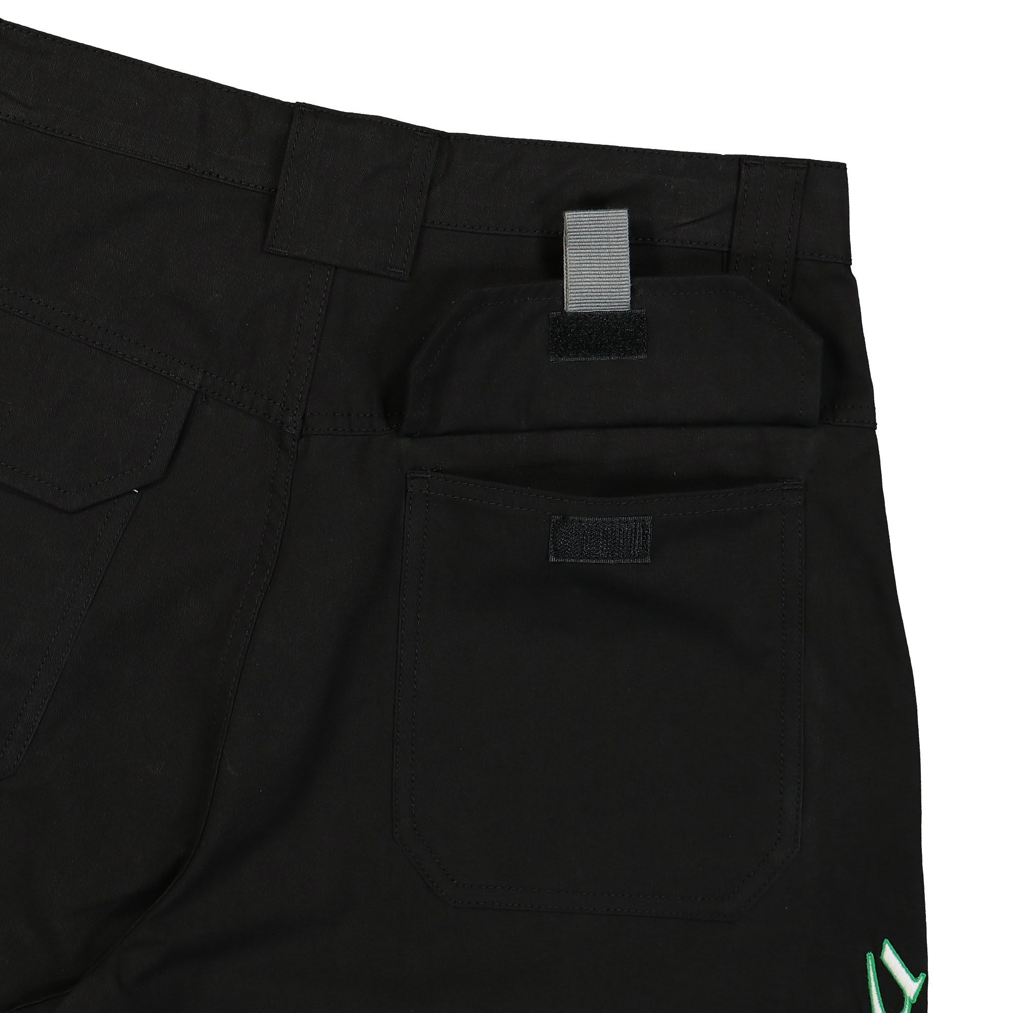 Pleasures Adventure Cargo Shorts Black Shorts Detail view 1 | Overkill