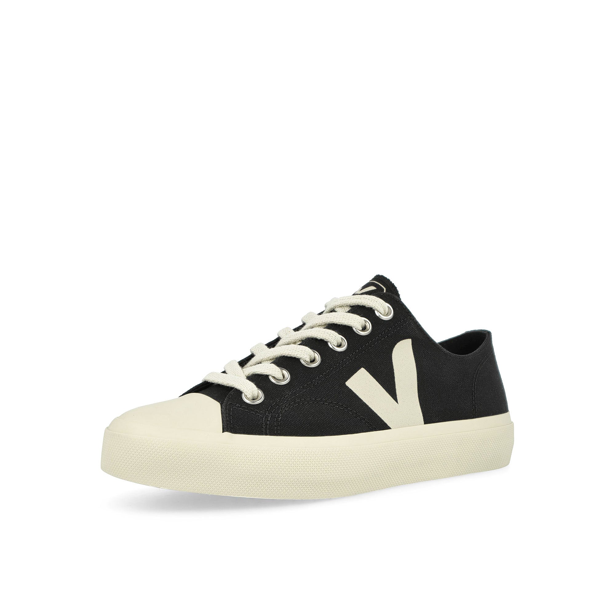 Veja W Wata II Low Canvas Black - Pierre Low Top Sneakers Close Up | Overkill