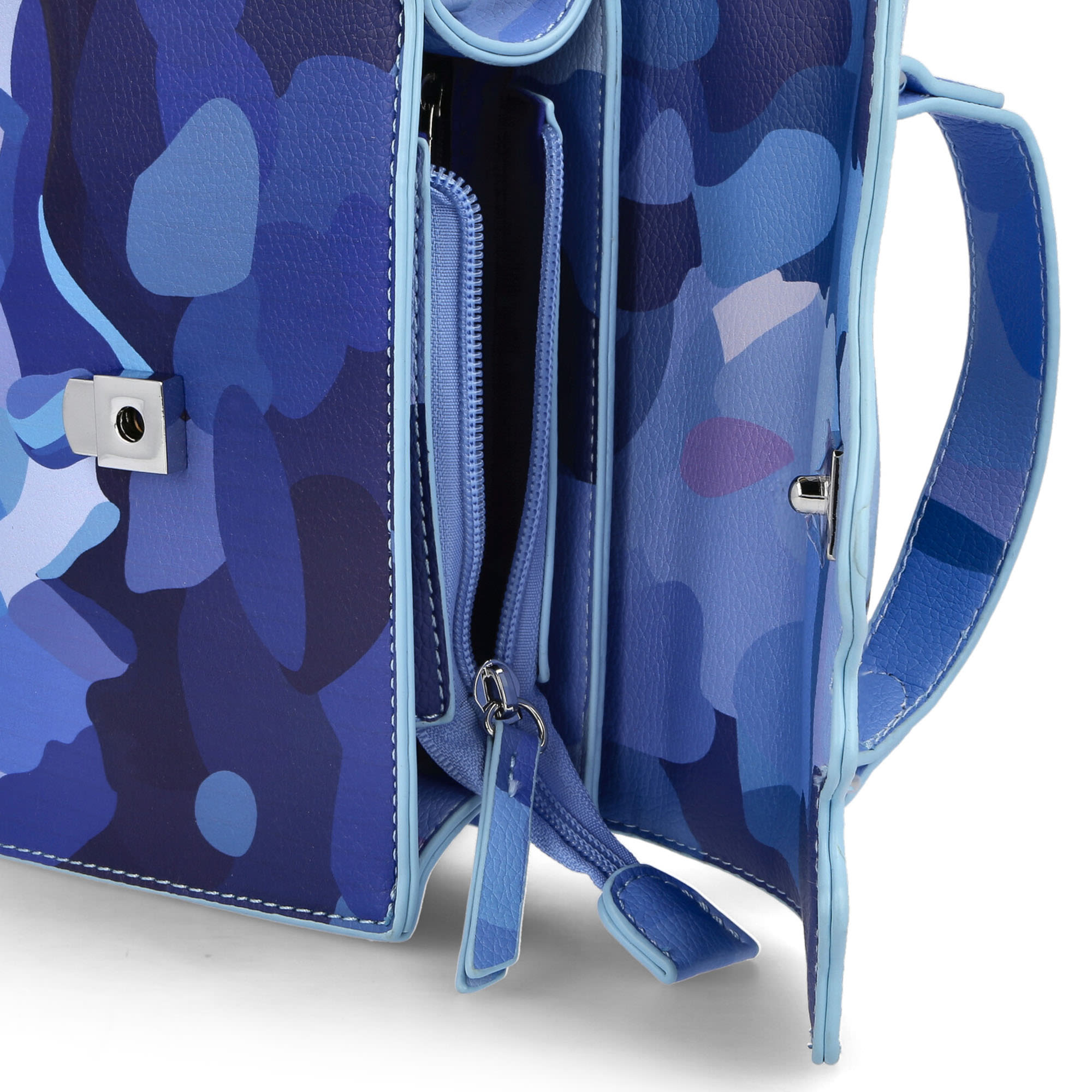 Kidsuper Studios Kissing Bag Blue Shoulder & Cross Body Bags Detail view 2 | Overkill