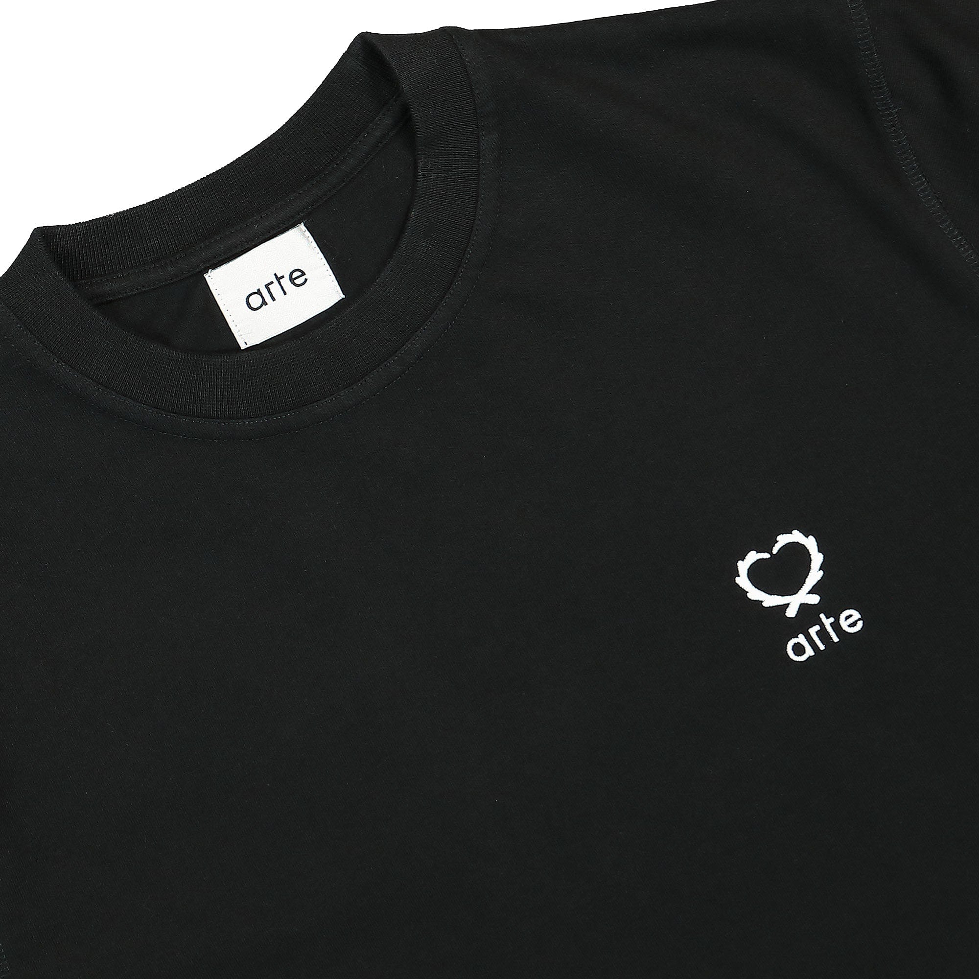 Arte Antwerp Teo Small Heart T-Shirt Black T-Shirts Close-up | Overkill