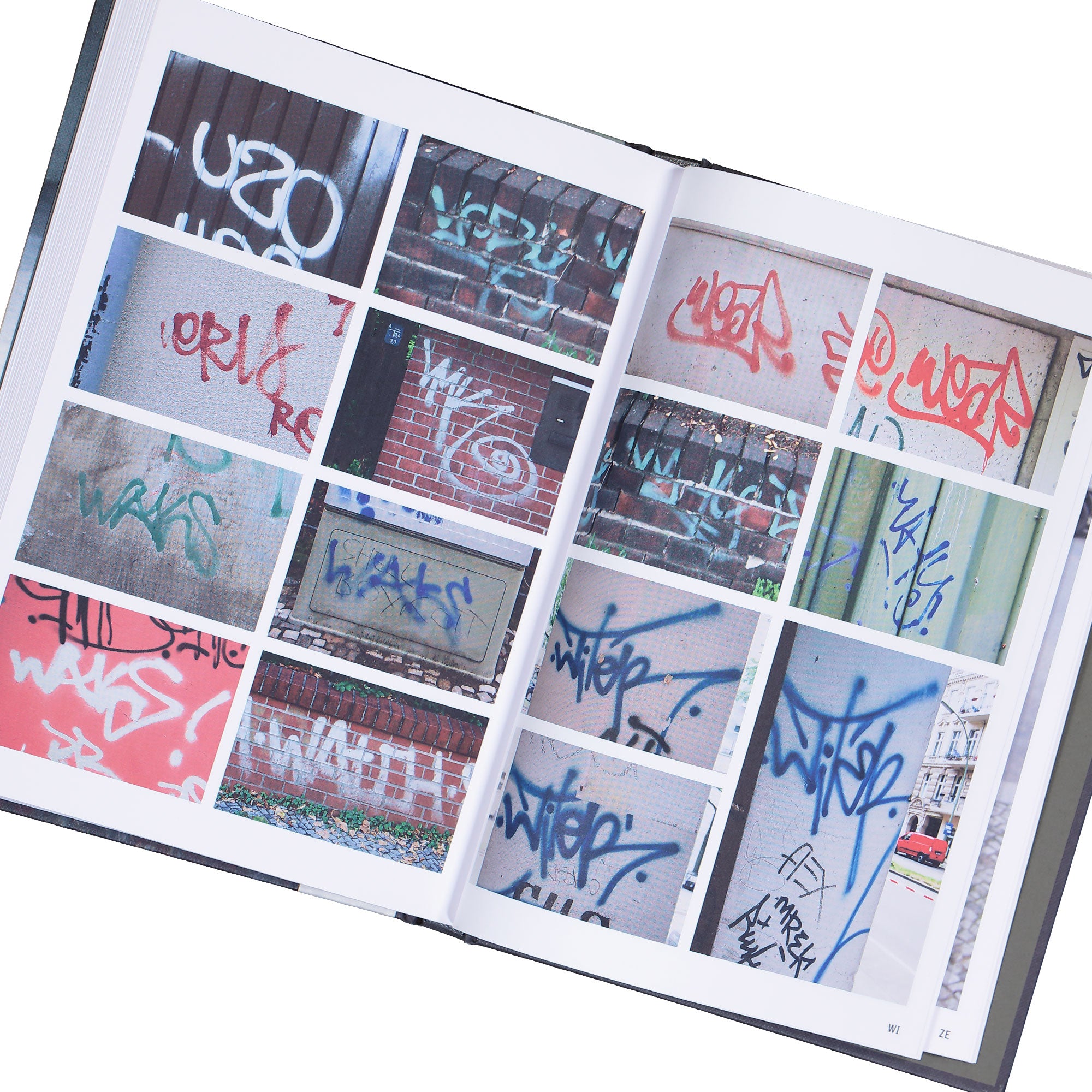Hitzerot SURVIVORS VOL.I - Berlin 90s Tag Aesthetics Multicolor Graffiti Book 978-3-911776-00-4 Detail View 2 | Overkill