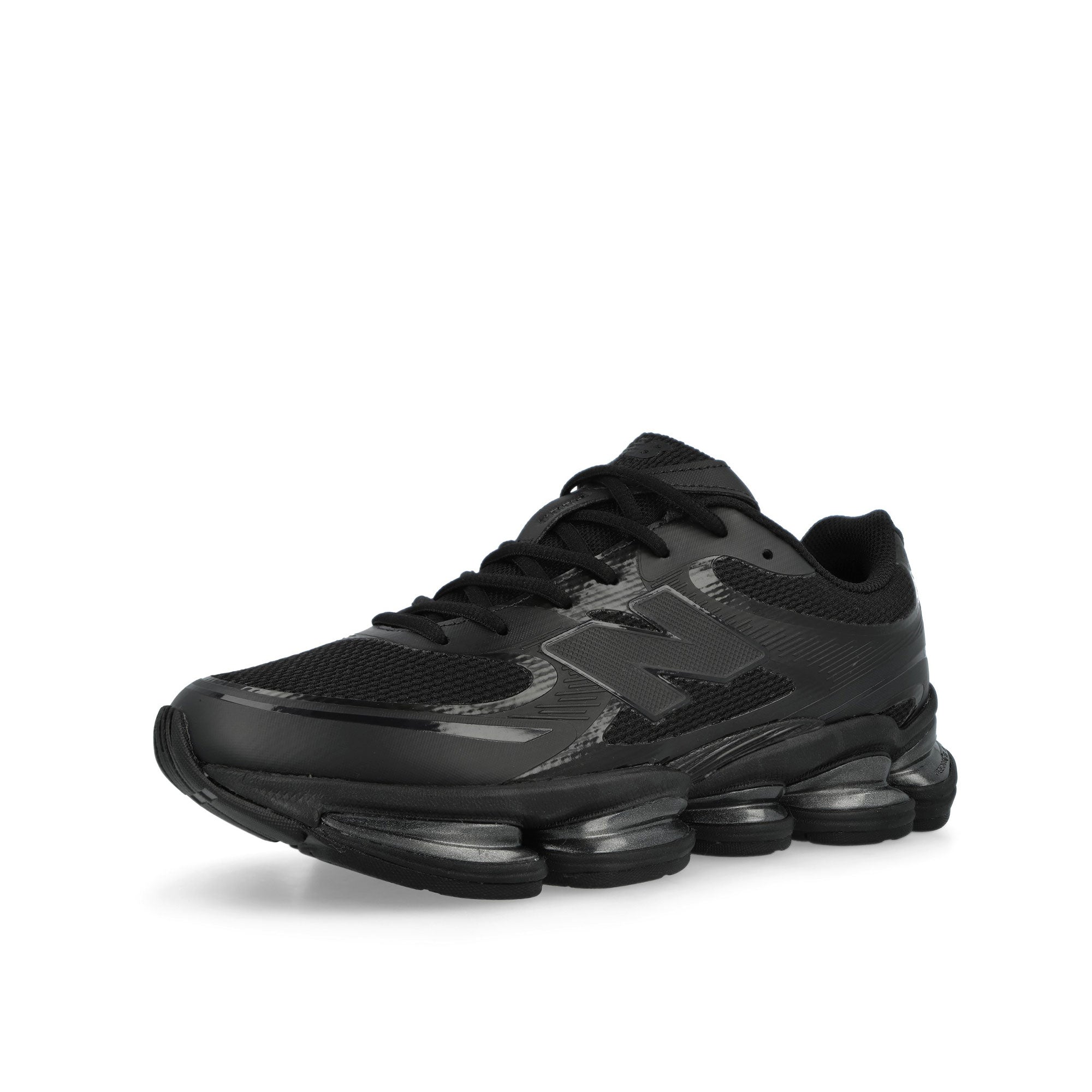 New Balance U2000ETB Black / Black Low Top Sneakers U2000ETB Close-up | Overkill