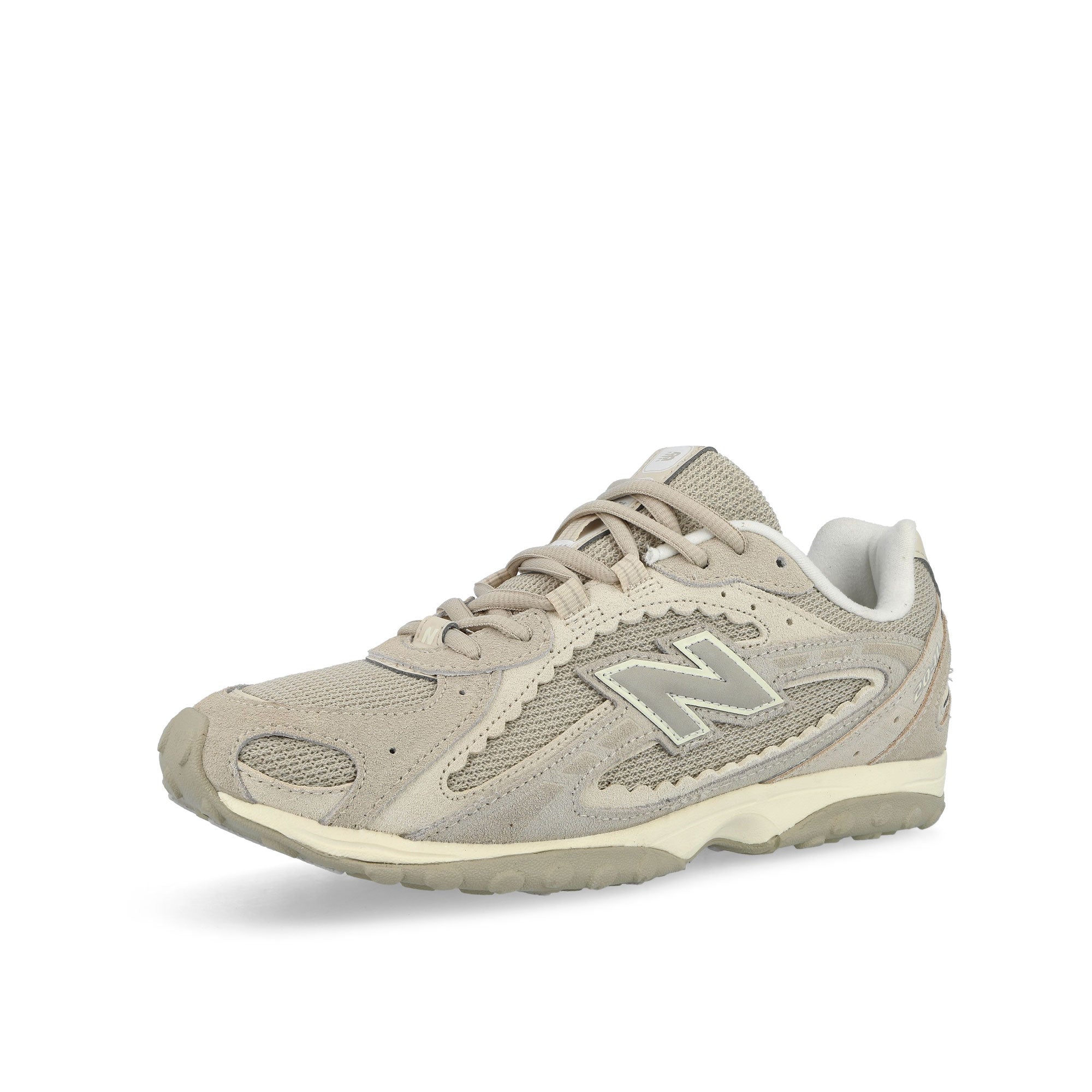 New Balance U204L2SZ Sea Salt / Linen Low Top Sneakers U204L2SZ Close-up | Overkill
