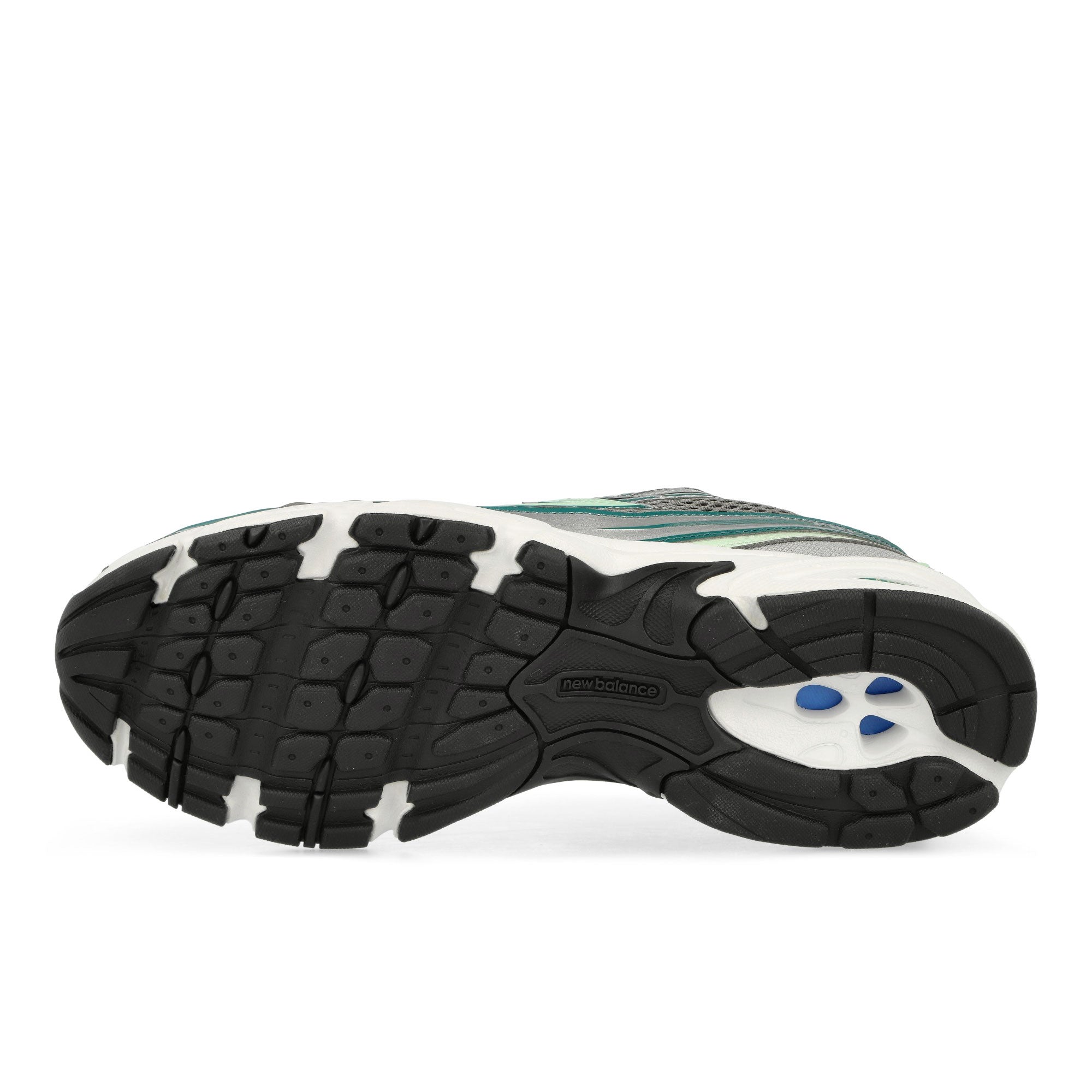 New Balance U740NC2 Silver Metallic Low Top Sneakers Detail View 1 | Overkill