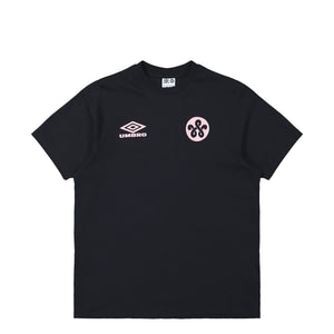 Woei x Umbro Logo Tee Black / Pink T-Shirts UMTM0971-1W | Overkill