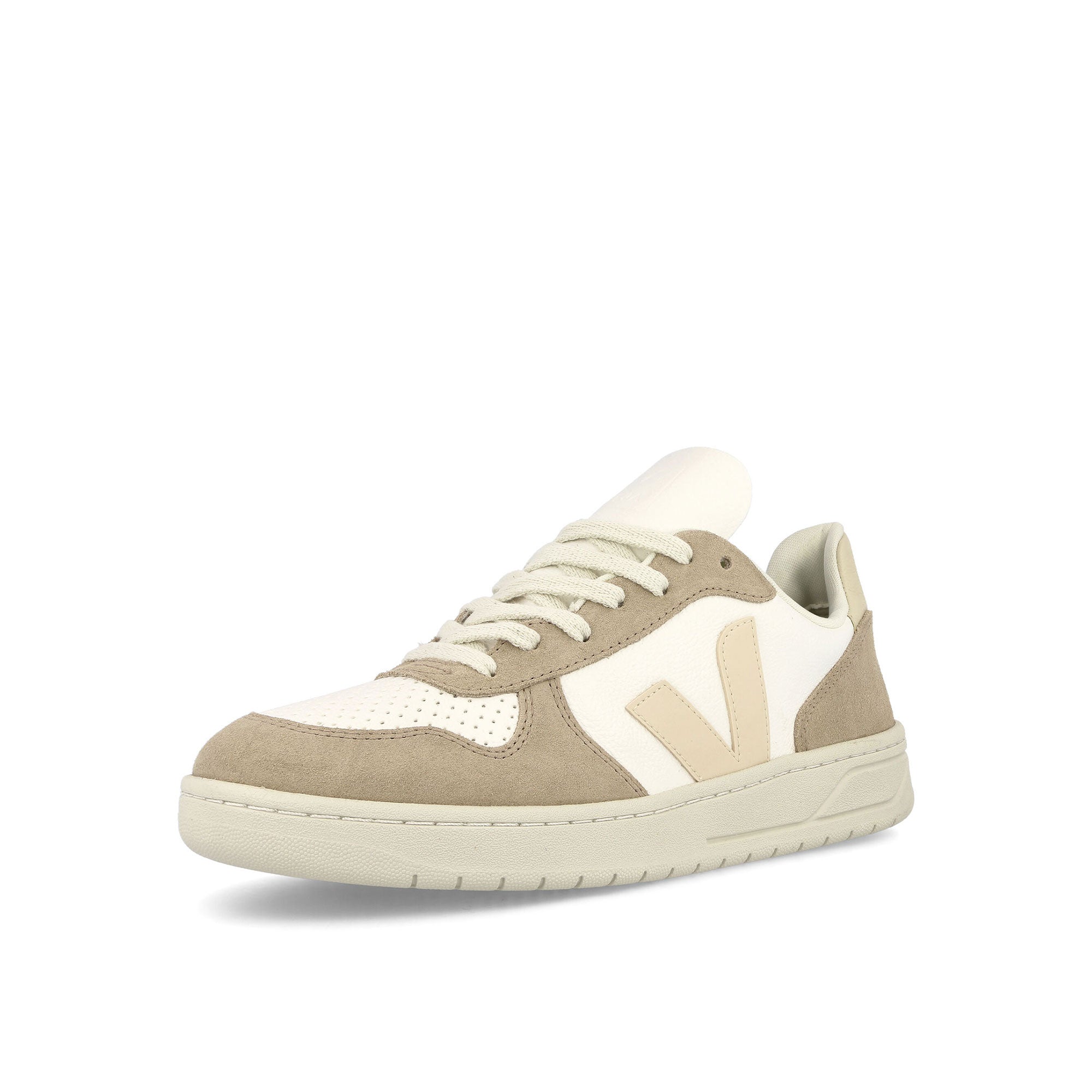 Veja W V-10 Chromefree Leather Extra White-Sable Sahara Low Top Sneakers Close Up | Overkill