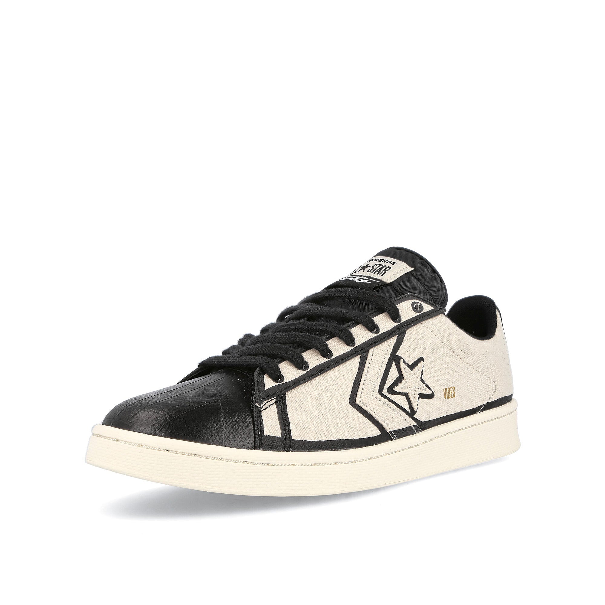 Converse Joshua Vides x Converse Pro Leather Ox Natural Ivory / Black / White Detailfoto | Overkill