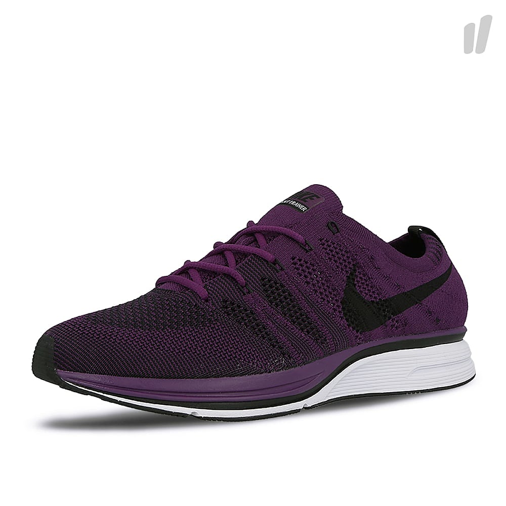 Nike flyknit trainer Night Purple-Black - White Low Top Sneakers Close Up | Overkill