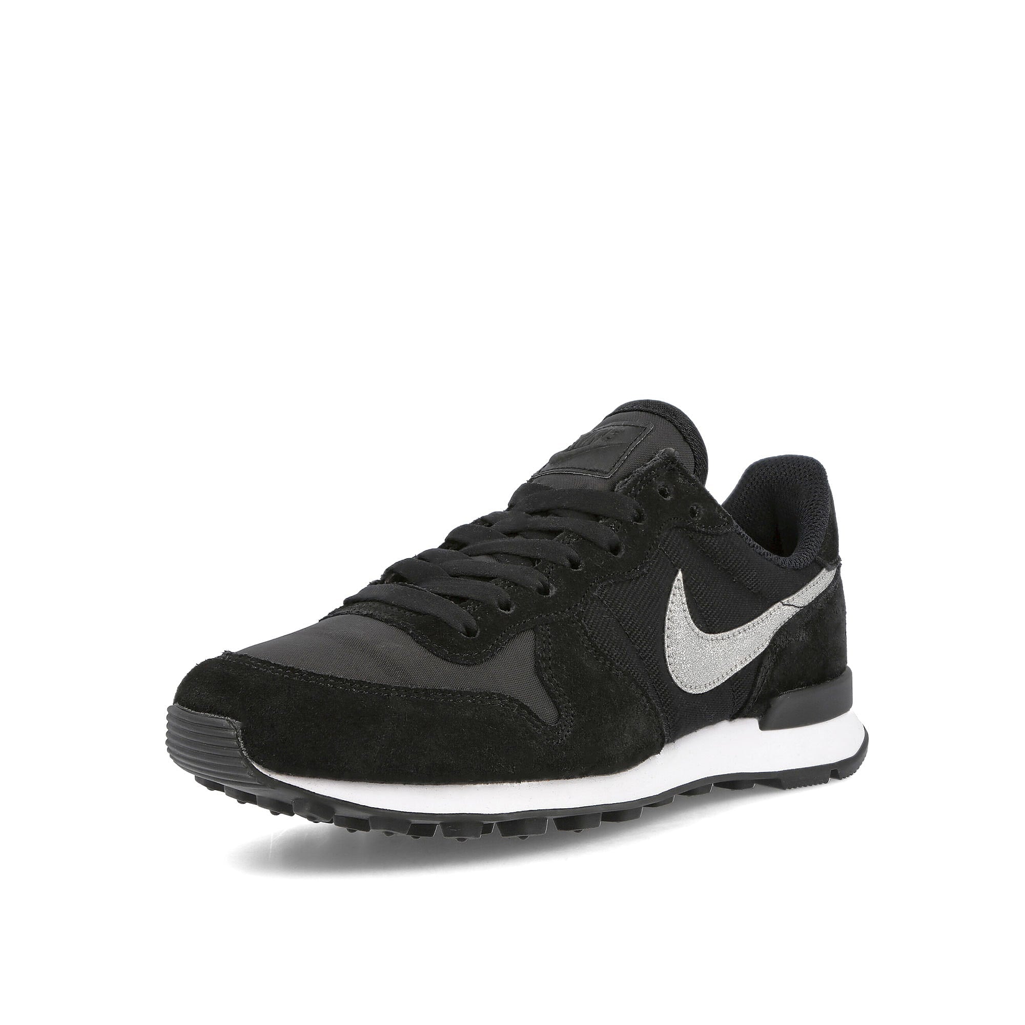 Nike wmns internationalist Black-Black - White Sneakers Close Up | Overkill