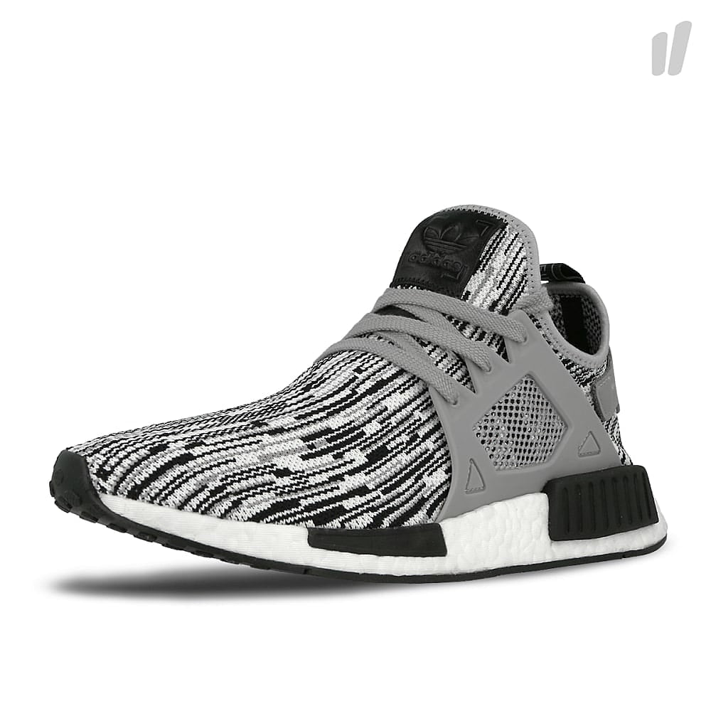 adidas nmd xr1 primeknit Core Black-MG Solid Grey-Footwear White Sweatshirts Detailfoto | Overkill