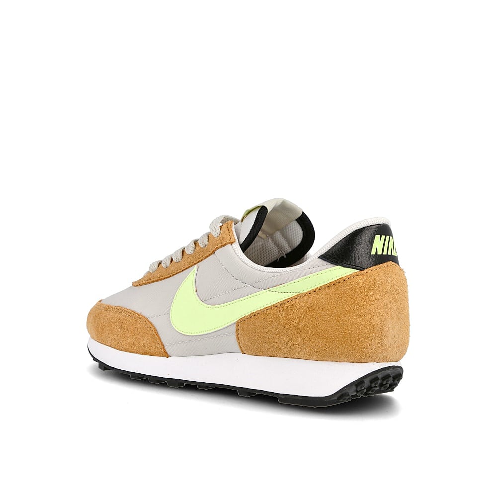 Nike wmns daybreak Light Bone / Barely Volt - Praline - Black Close-up | Overkill