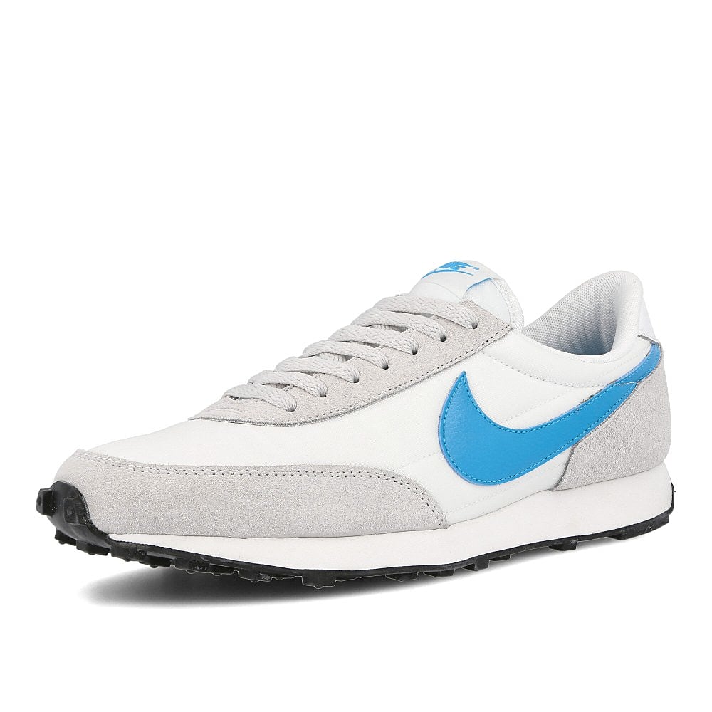 Nike wmns daybreak Vast Grey-Blue Fury - Summit White - White Low Top Sneakers Close Up | Overkill