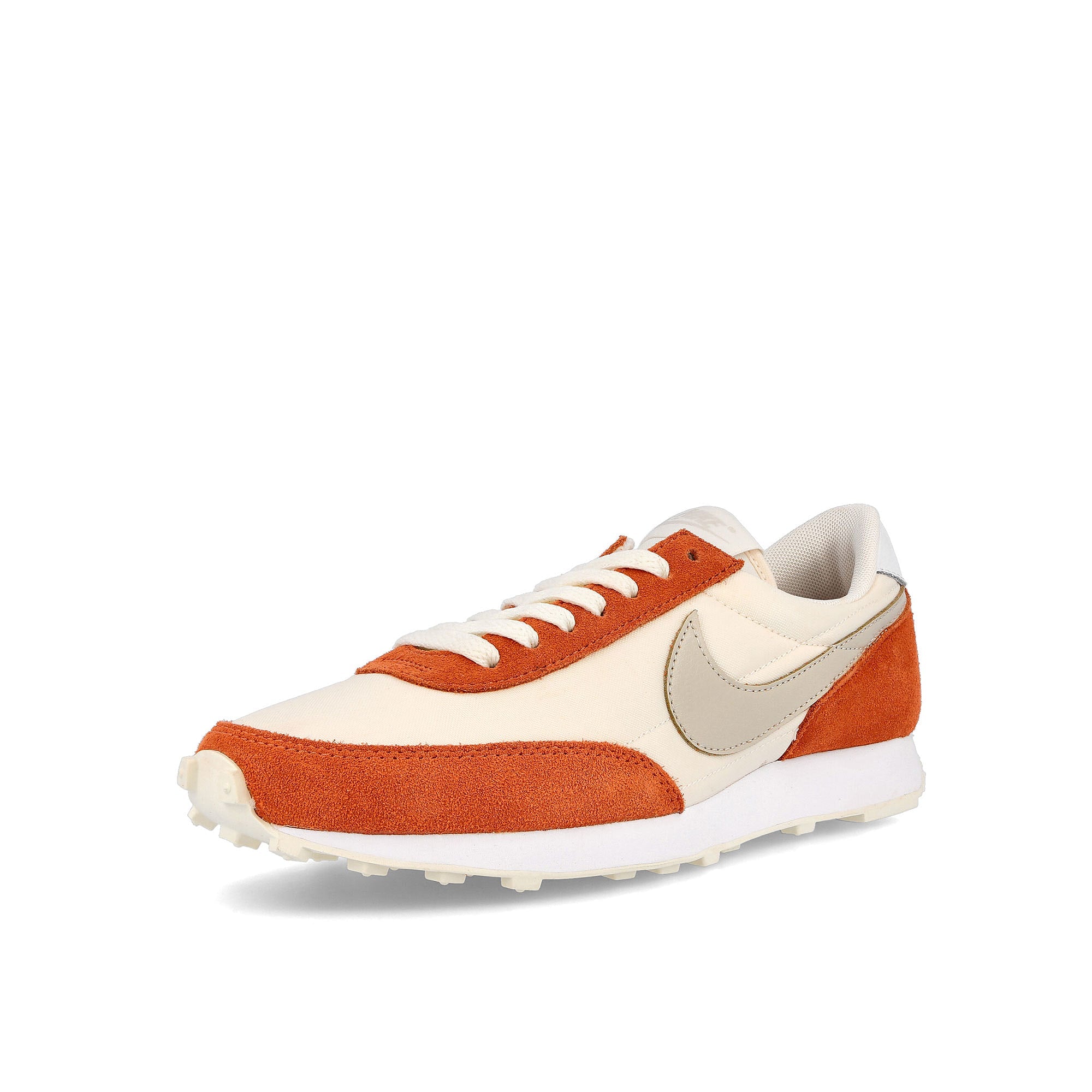Nike wmns daybreak Pale Ivory-Desert Sand - Light Sienna Low Top Sneakers Close Up | Overkill