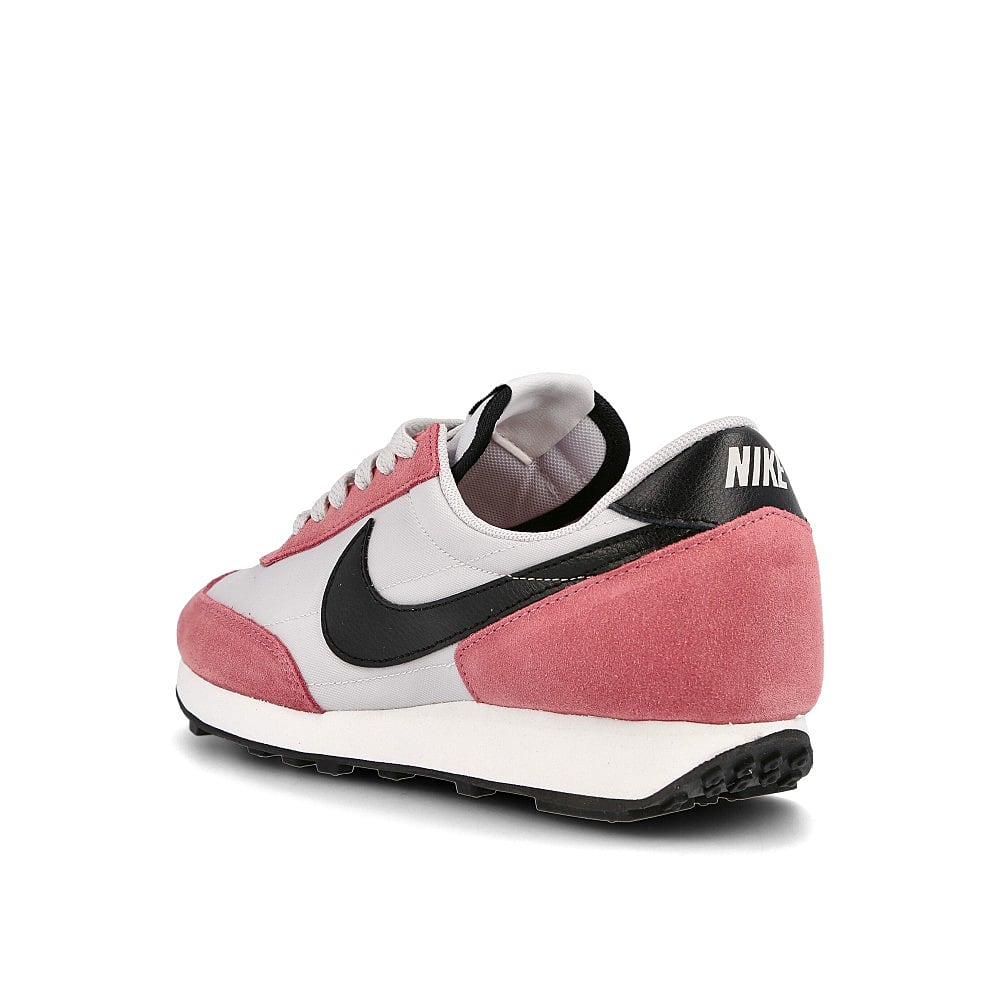 Nike wmns daybreak Desert Berry / Black - Vast Grey Close-up | Overkill