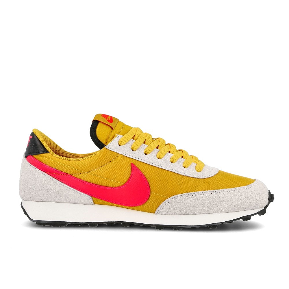 Nike wmns daybreak Dark-Sulfur-Flash Crimson - Summit White Low Top Sneakers Silhouette | Overkill