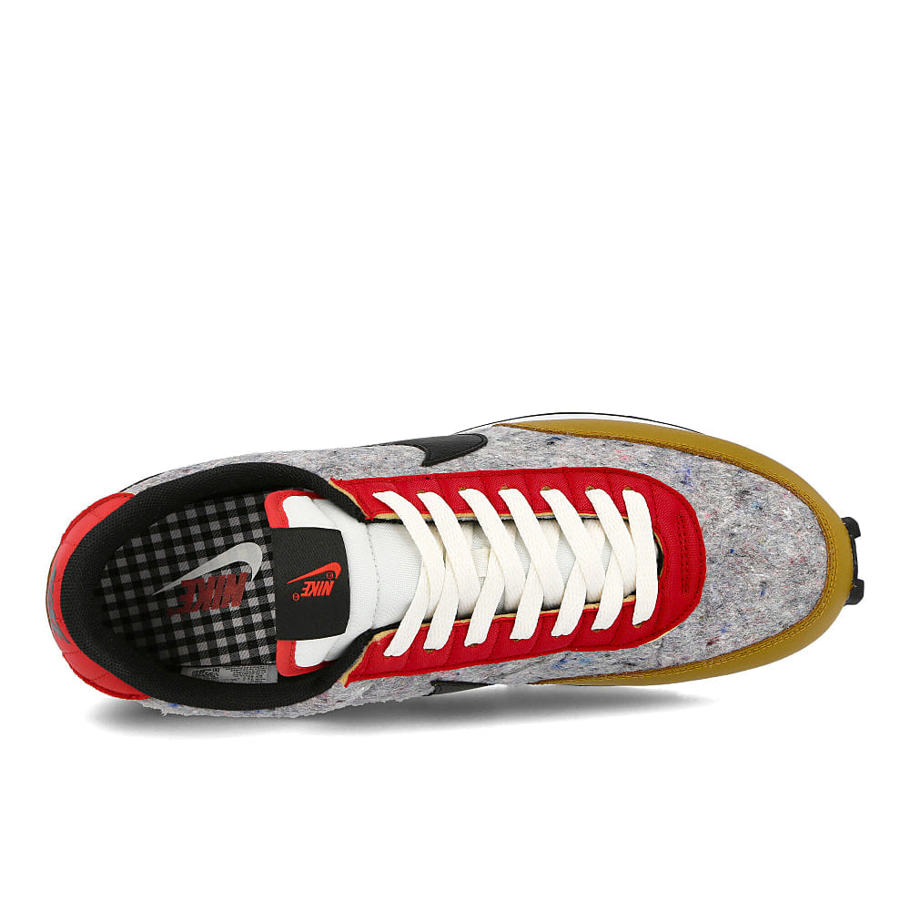 Nike wmns daybreak qs Gold Suede-Black - University Red - Sail Low Top Sneakers Detailfoto | Overkill