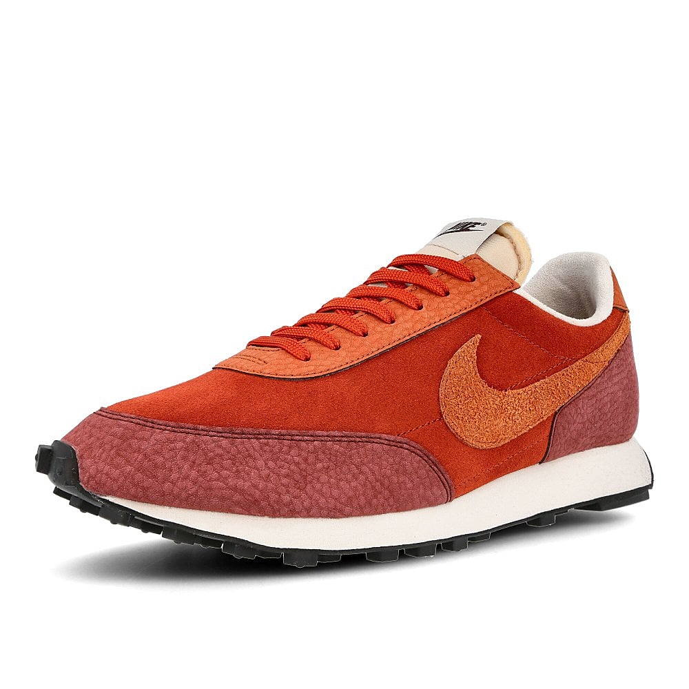 Nike daybreak Rugged Orange-Desert Orange - Pueblo Brown Sneakers Close Up | Overkill