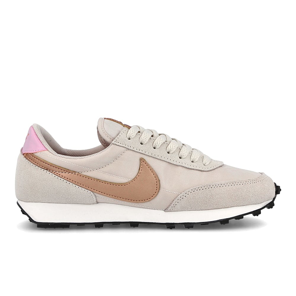 Nike wmns daybreak rtl Lt Orewood Brown-Metallic Red Bronze - Black Low Top Sneakers Silhouette | Overkill