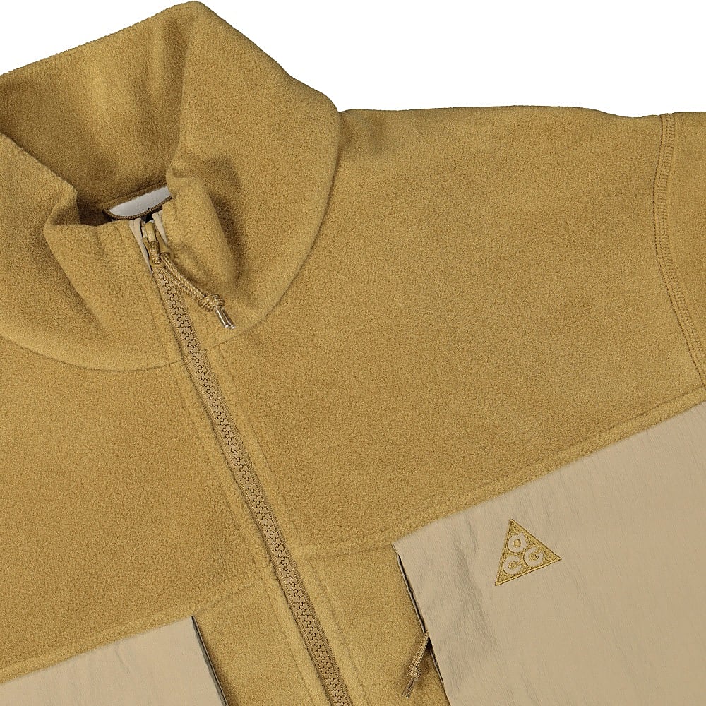 Nike NRG ACG Wolf Tree Full Zip Golden Beige / Khaki Jackets Close-up | Overkill