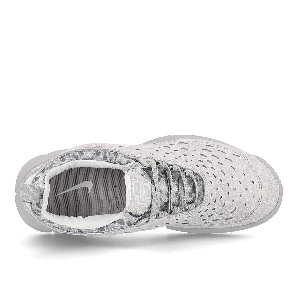 Nike free run trail Neutral Grey-White - Summit White Sneakers Detailfoto | Overkill