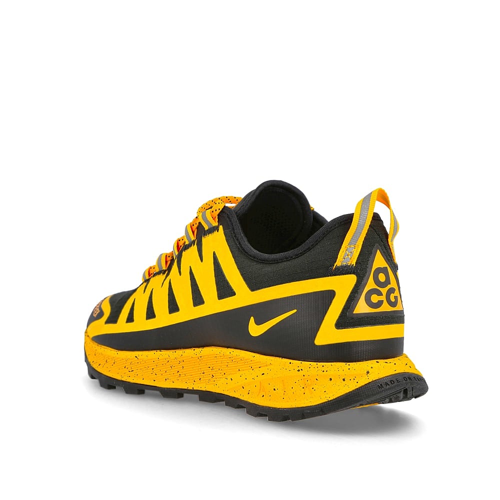 Nike acg air nasu gore-tex Black-Laser Orange Low Top Sneakers Material | Overkill