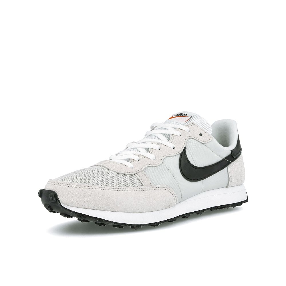 Nike challenger og Light Bone / Black - White Detailfoto | Overkill