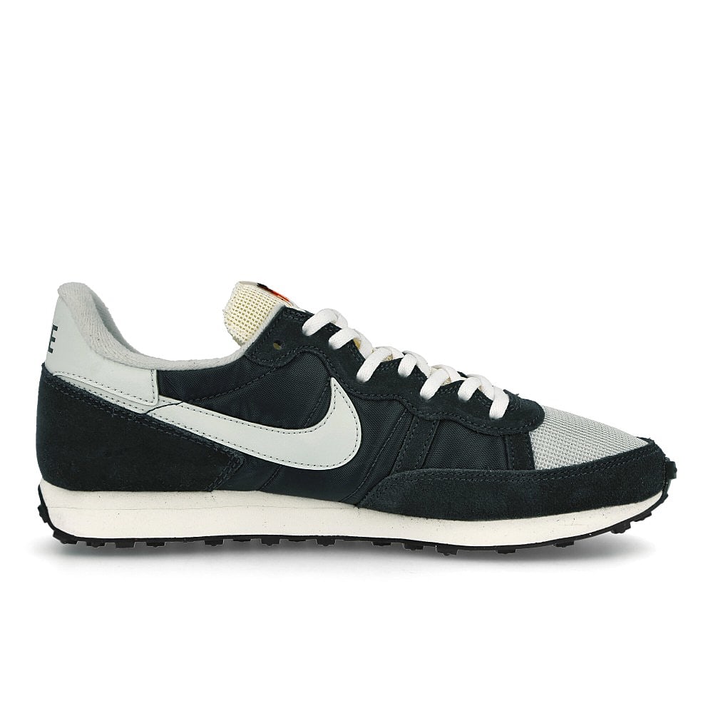 Nike challenger og Off Noir-Light Silver - Dark Smoke Grey Sneakers Silhouette | Overkill
