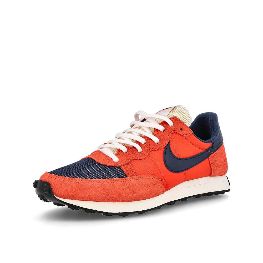 Nike challenger og Team Orange-Midnight Navy - Turf Orange Sneakers Close Up | Overkill
