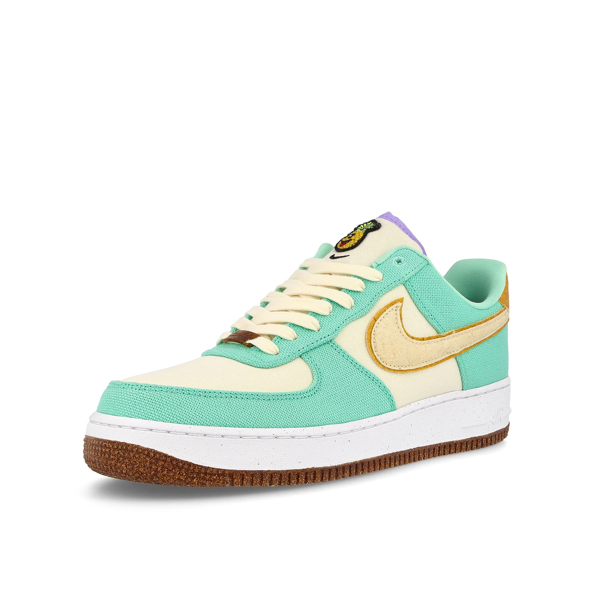 Nike wmns air force 1 07 lx Green Glow / Coconut Milk - Metallic Gold Detailfoto | Overkill