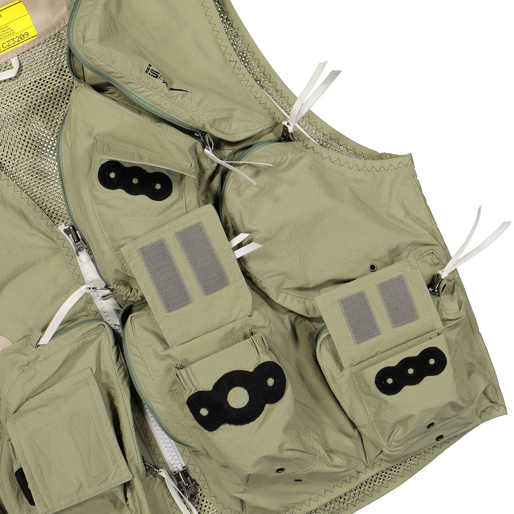 Nike NRG ISPA Utility Vest Medium Khaki Vests Close-up | Overkill