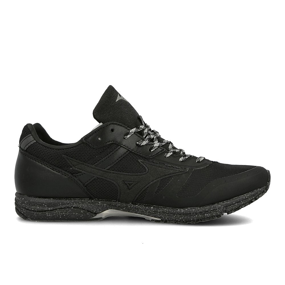 Mizuno wave emperor tech Black Sneakers Silhouette | Overkill