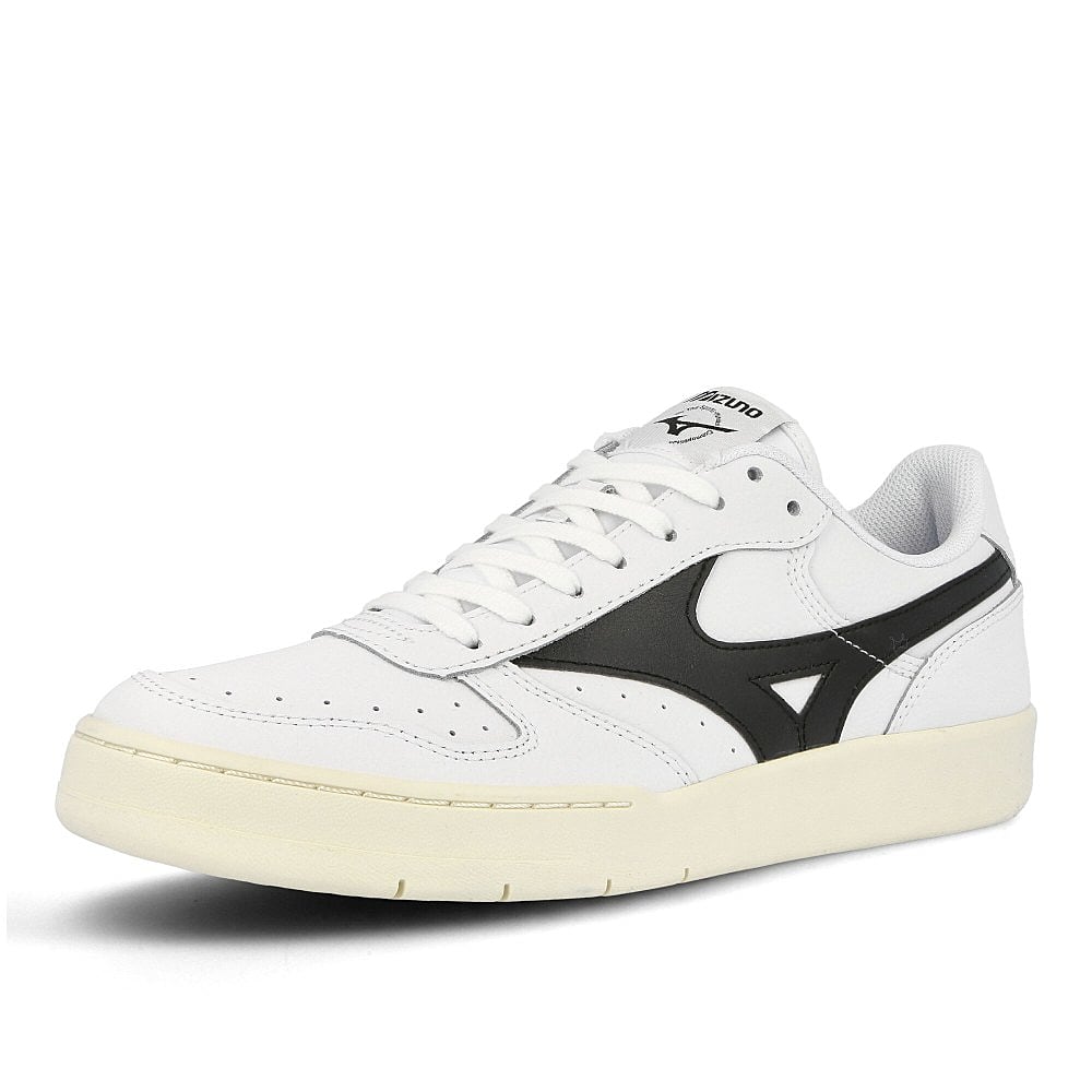 Mizuno city wind l White-Black Sneakers Close Up | Overkill