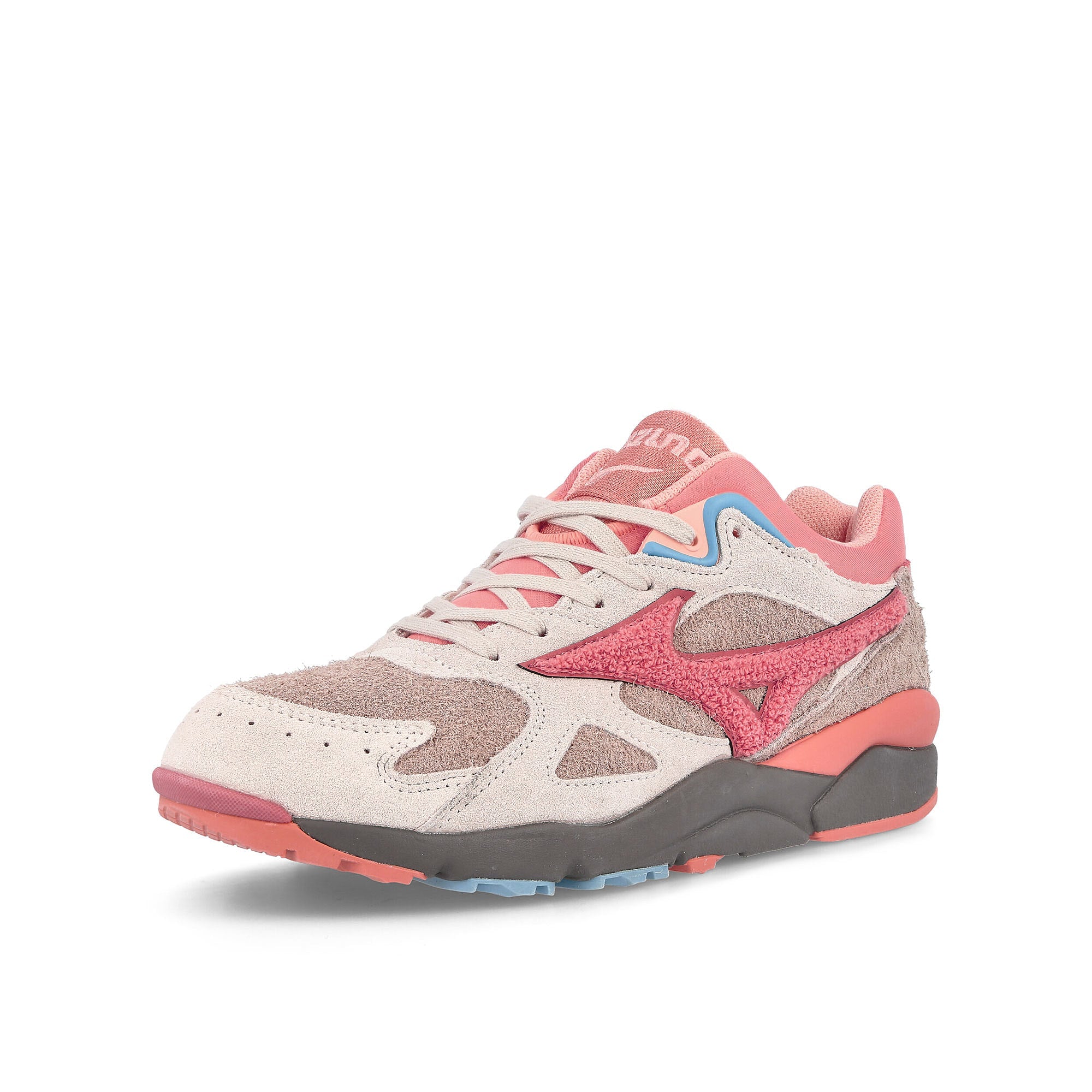 Mizuno sky medal Silver Cloud-Peach Amber-Steel Gray Sneakers Close Up | Overkill