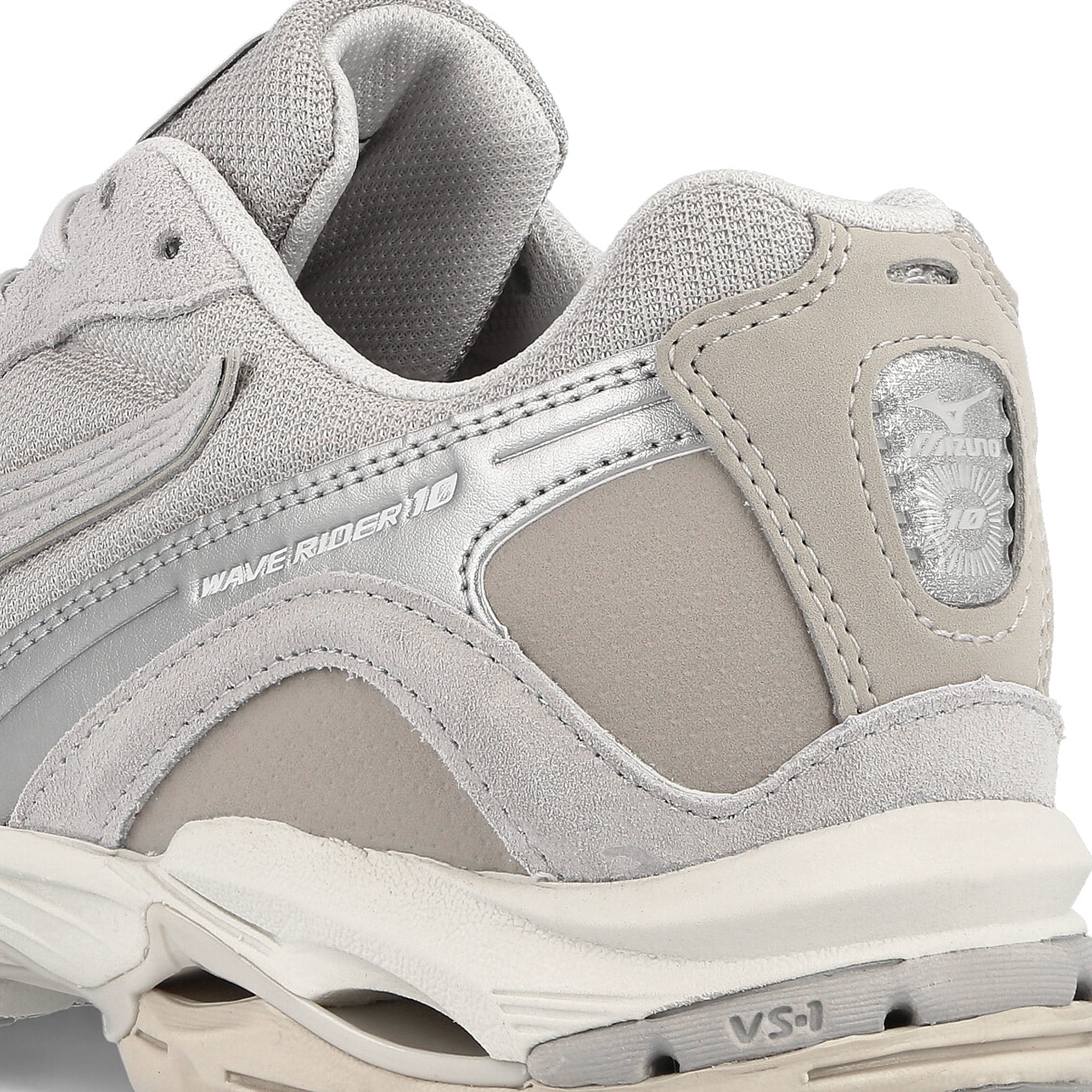 Mizuno Wave Rider 10 Lunar Rock-Harbor Mist-Ultimate Gray Sneakers Detailfoto | Overkill