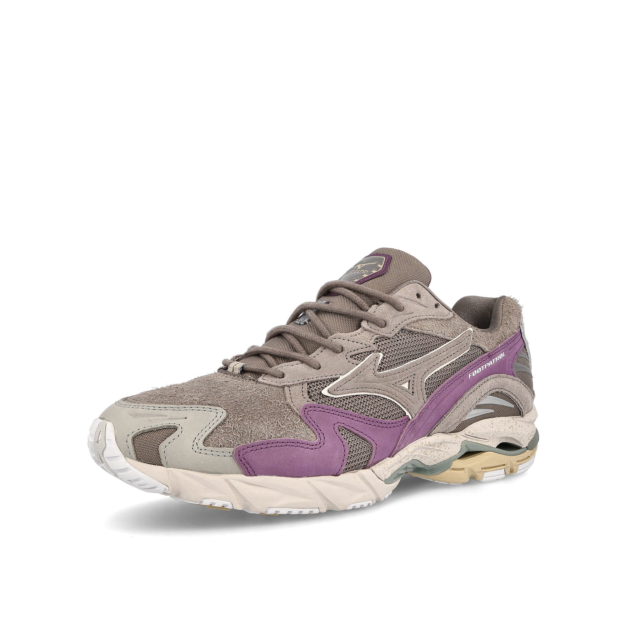 Mizuno Footpatrol x Mizuno Wave Rider 10 Otreck-Port Royal-Blue Sneakers Close Up | Overkill