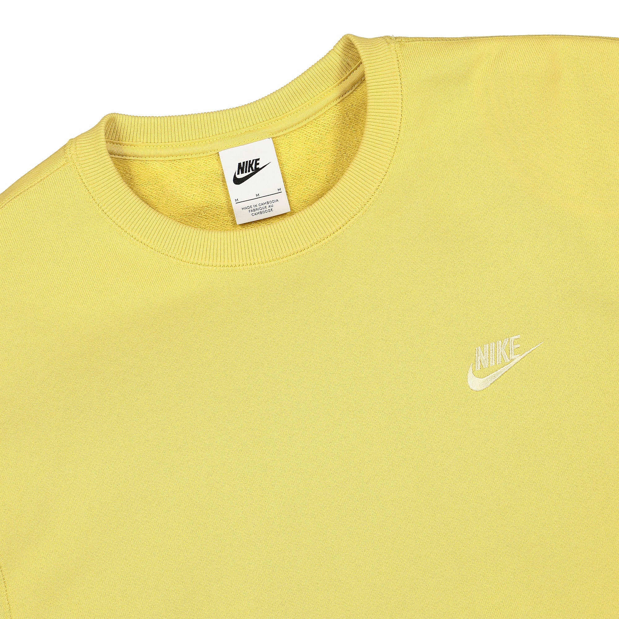 Nike NSW Classic Crew Sweatshirt Saturn Gold / Lemon Drop Sweatshirts Close-up | Overkill