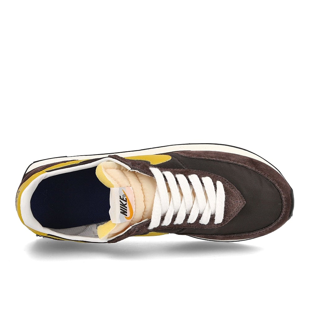 Nike waffle trainer 2 sp Velvet Brown-Dark Sulfur - Summit White Sneakers Detailfoto | Overkill