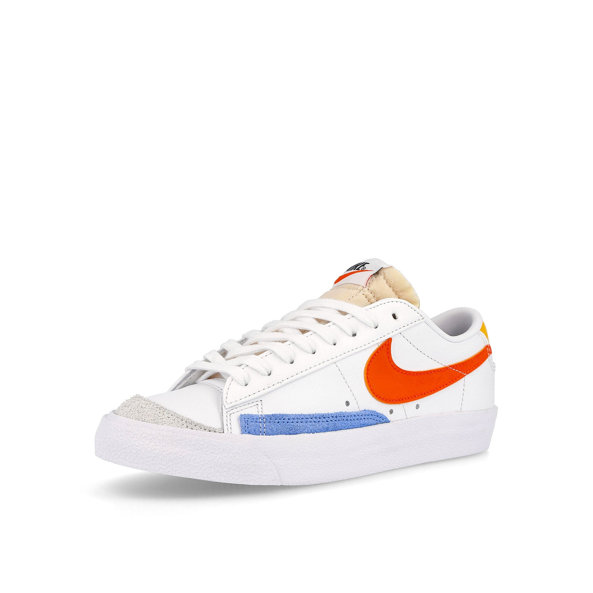 Nike wmns blazer low ´77 White-Orange - University Gold Sneakers Close Up | Overkill