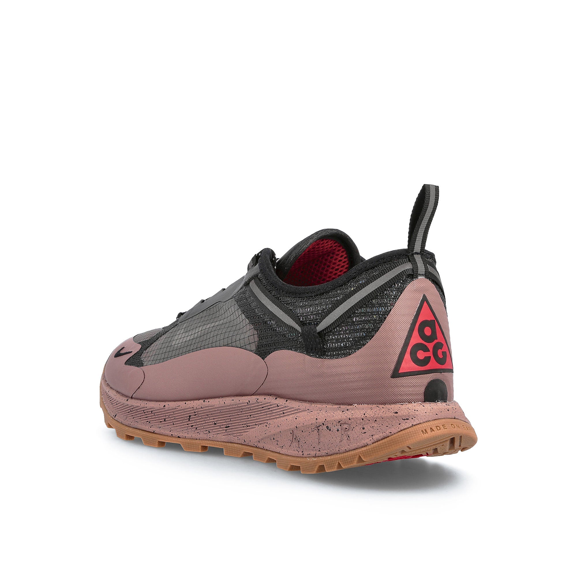 Nike acg air nasu 2 Smokey Mauve-Black - University Red Low Top Sneakers Material | Overkill