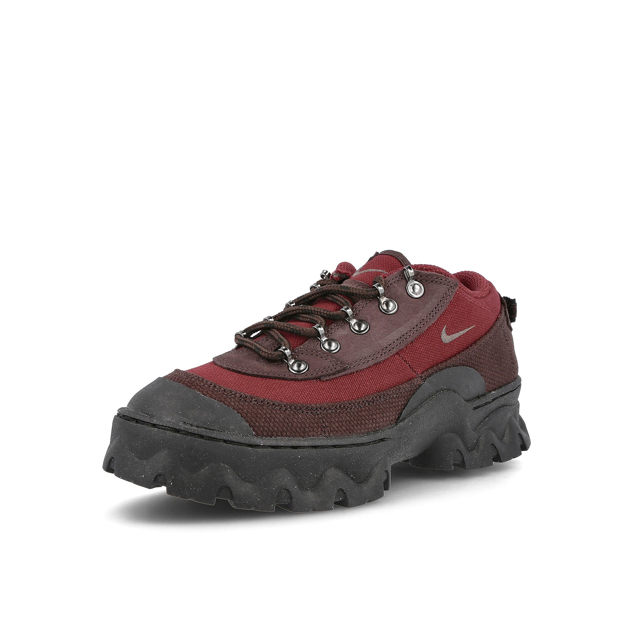 Nike wmns lahar low Madeira-Smoke - Dark Beetroot - Black Sneakers Close Up | Overkill