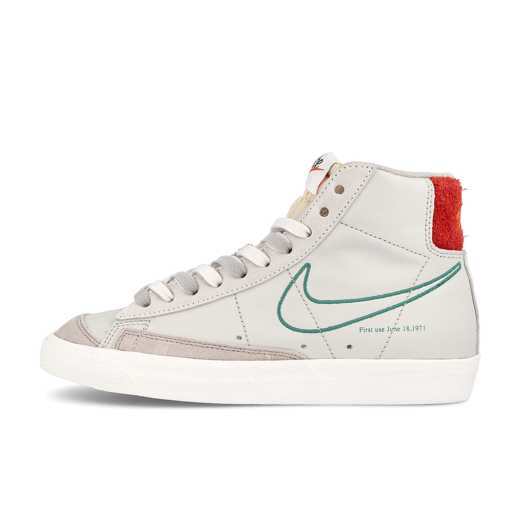Nike wmns blazer mid ´77 se Light Bone-Green Noise - Cream II - Sail Mid Top Sneakers DH6757 001 | Overkill