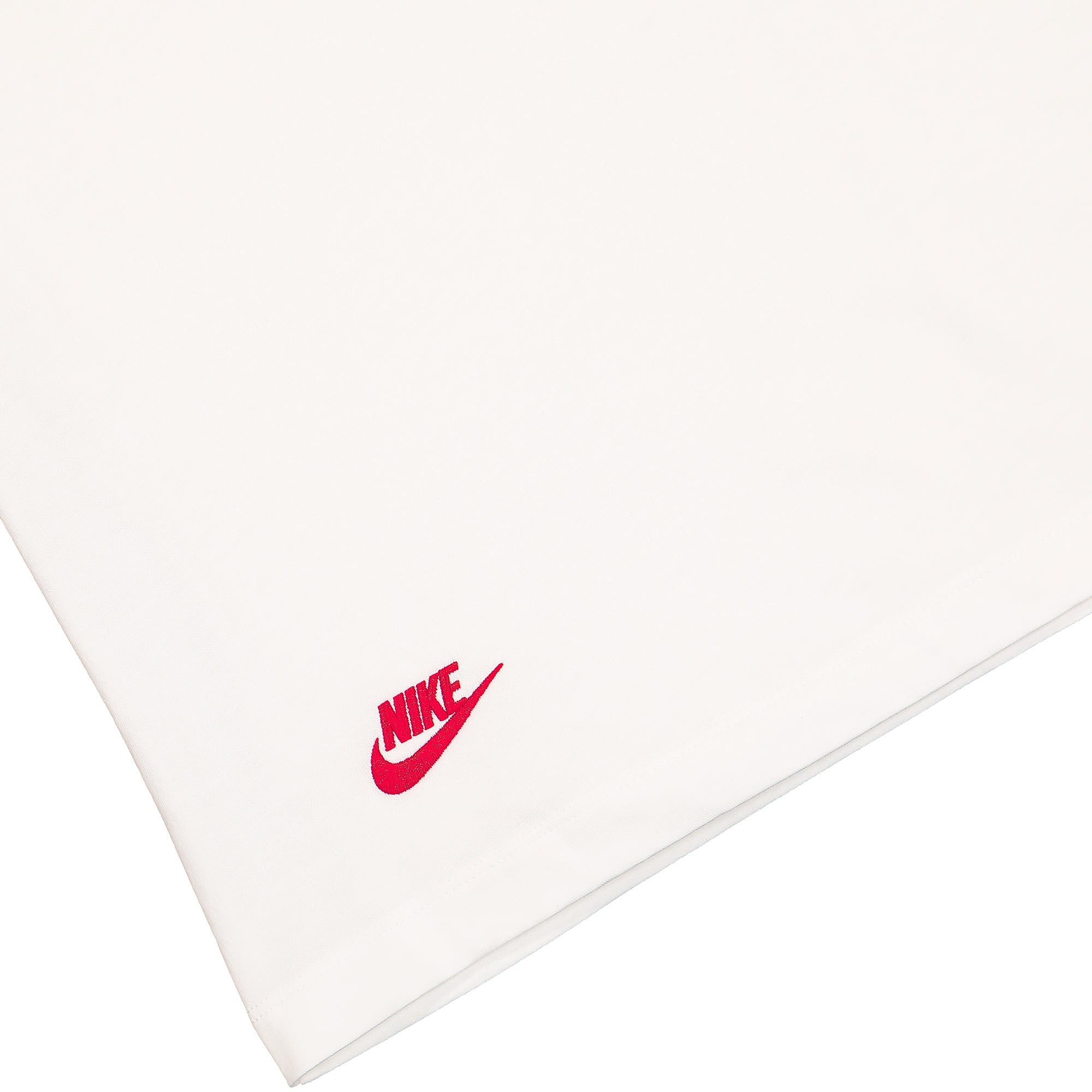 Nike NSW Club Essentials Tee White T-Shirts Detail view 1 | Overkill