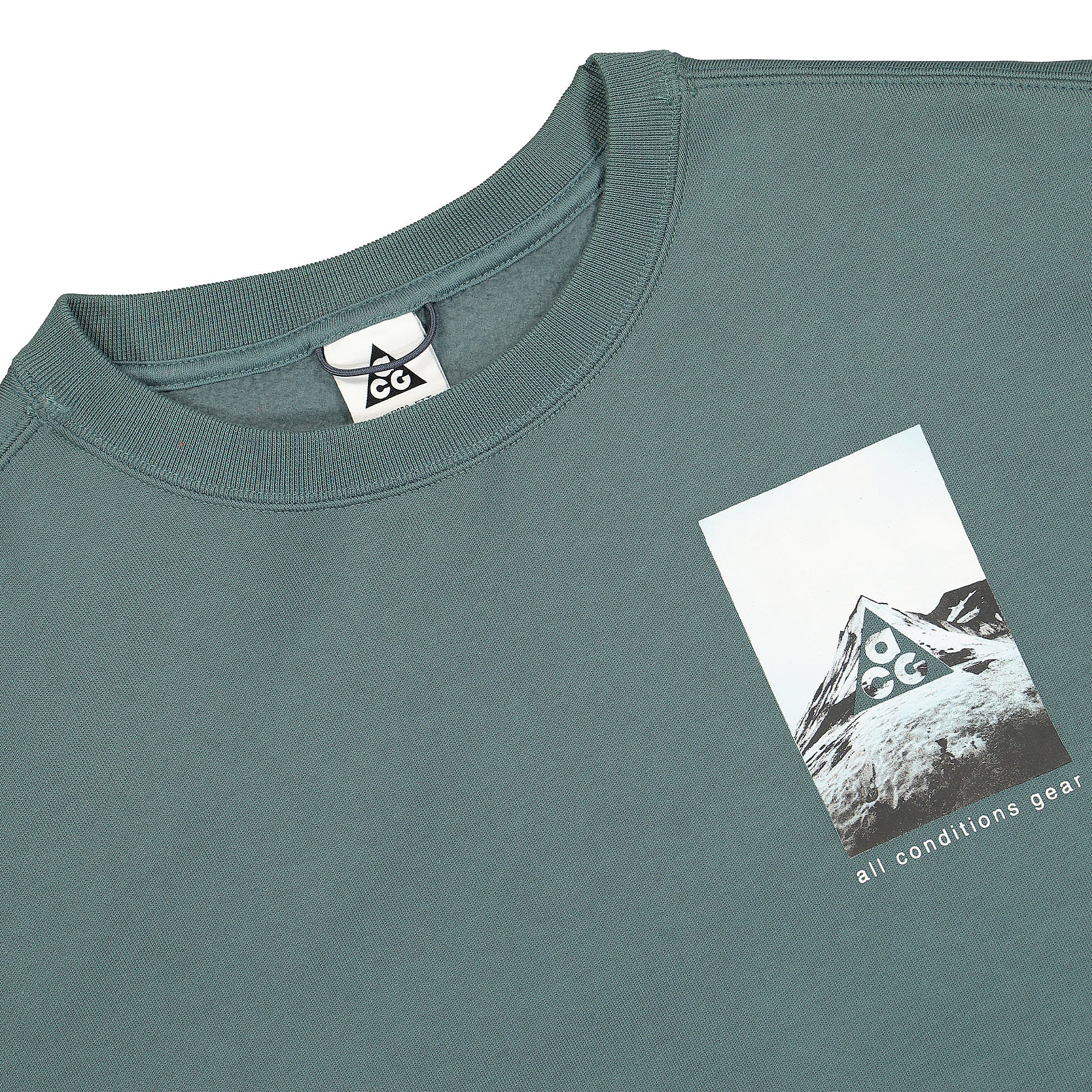 Nike ACG Therma-FIT Fleece Graphic Crew Sweatshirt Mineral Slate / Thunder Blue Sweatshirts Close-up | Overkill