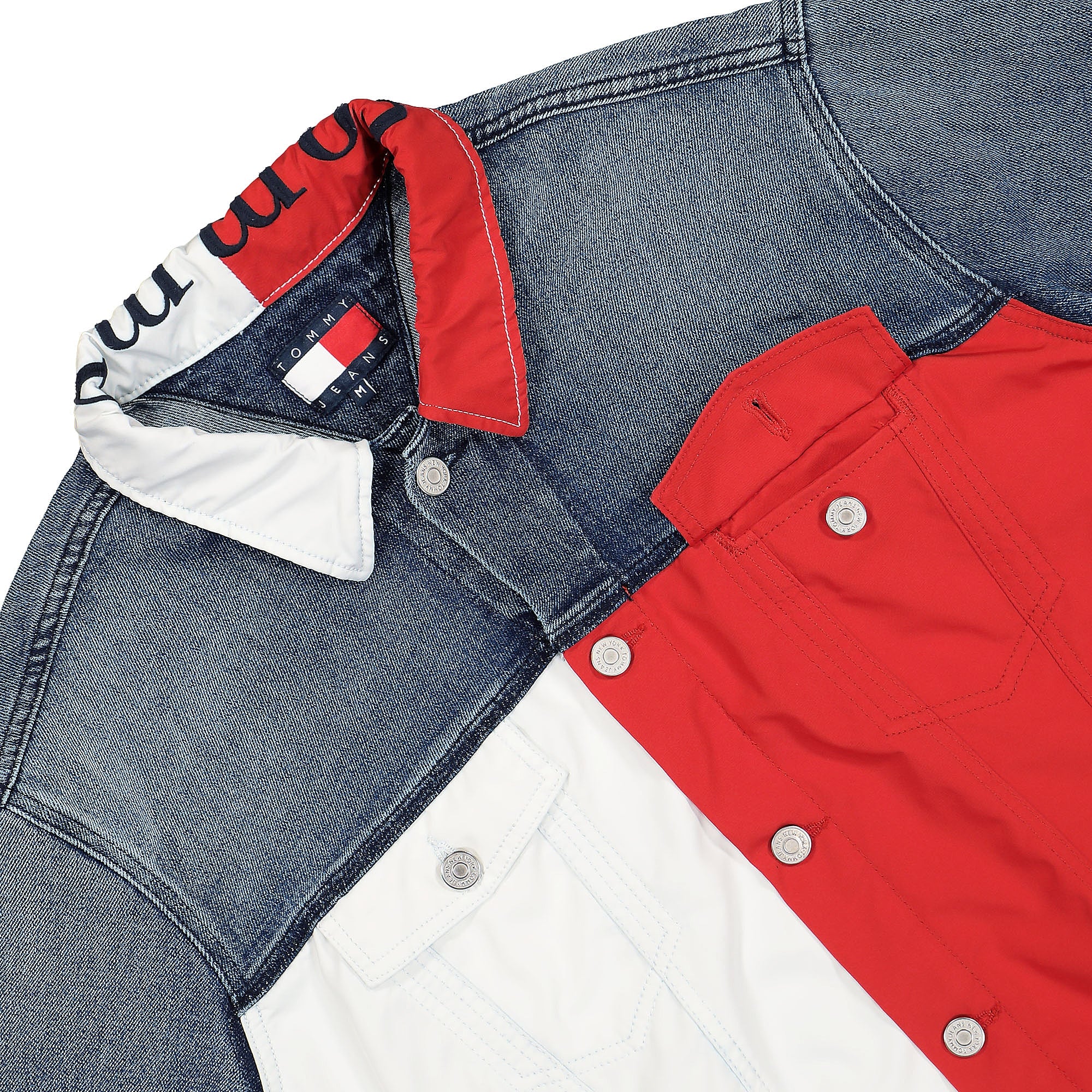 Tommy Jeans TJCU Crop Flag Trucker Jacket Indigo Denim Stone Washed Jackets Detailfoto | Overkill