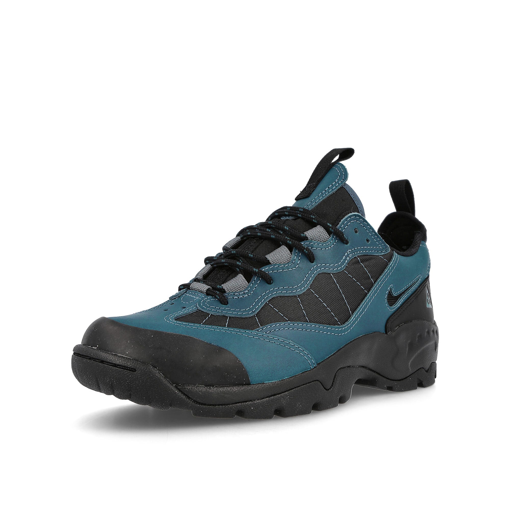 Nike acg air mada Black-Black - Ash Green Low Top Sneakers Close Up | Overkill